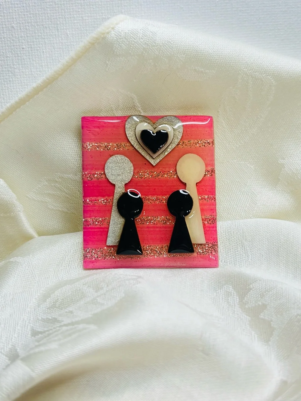 Lucinda People Pink Enamel Hearts Love Family 💕 Brooch Pin